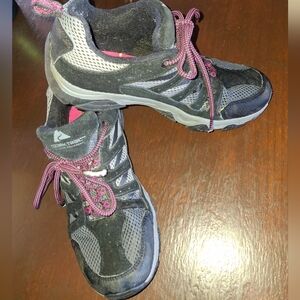 Ozark Trail Women's Black Sneakers with Pink Laces